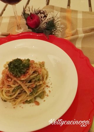 Spaghetti 'ca muddica e broccolo 