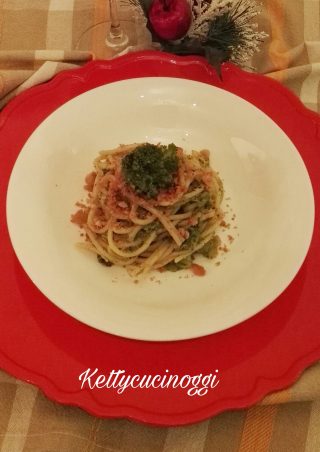 Spaghetti 'ca muddica e broccolo 