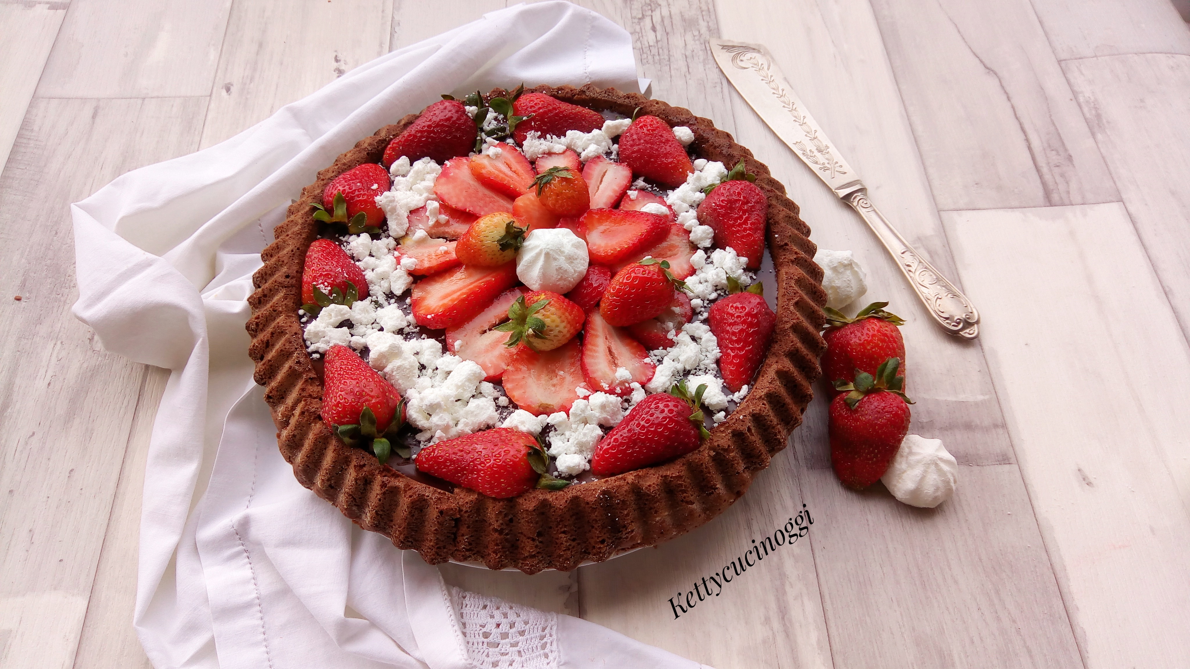 CROSTATA FURBA CIOCCOLATO E FRAGOLE