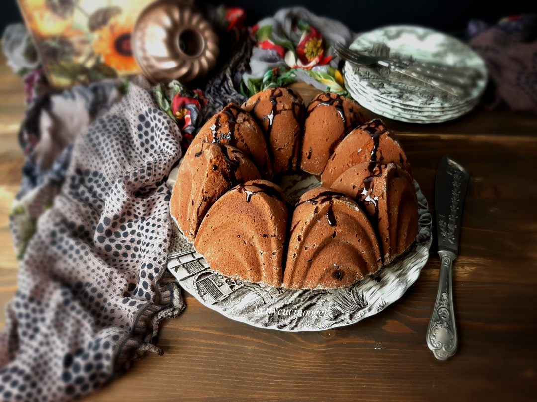 BUNDT CAKE AL CIOCCOLATO E CASTAGNE