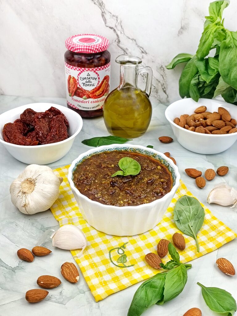 PESTO ALLA SICILIANA CON POMODORI SECCHI 