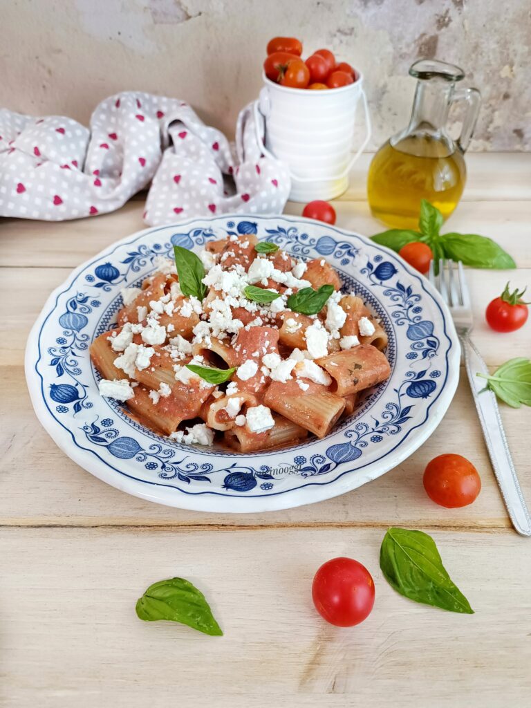 PASTA ALLA CRUDAIOLA CON FETA