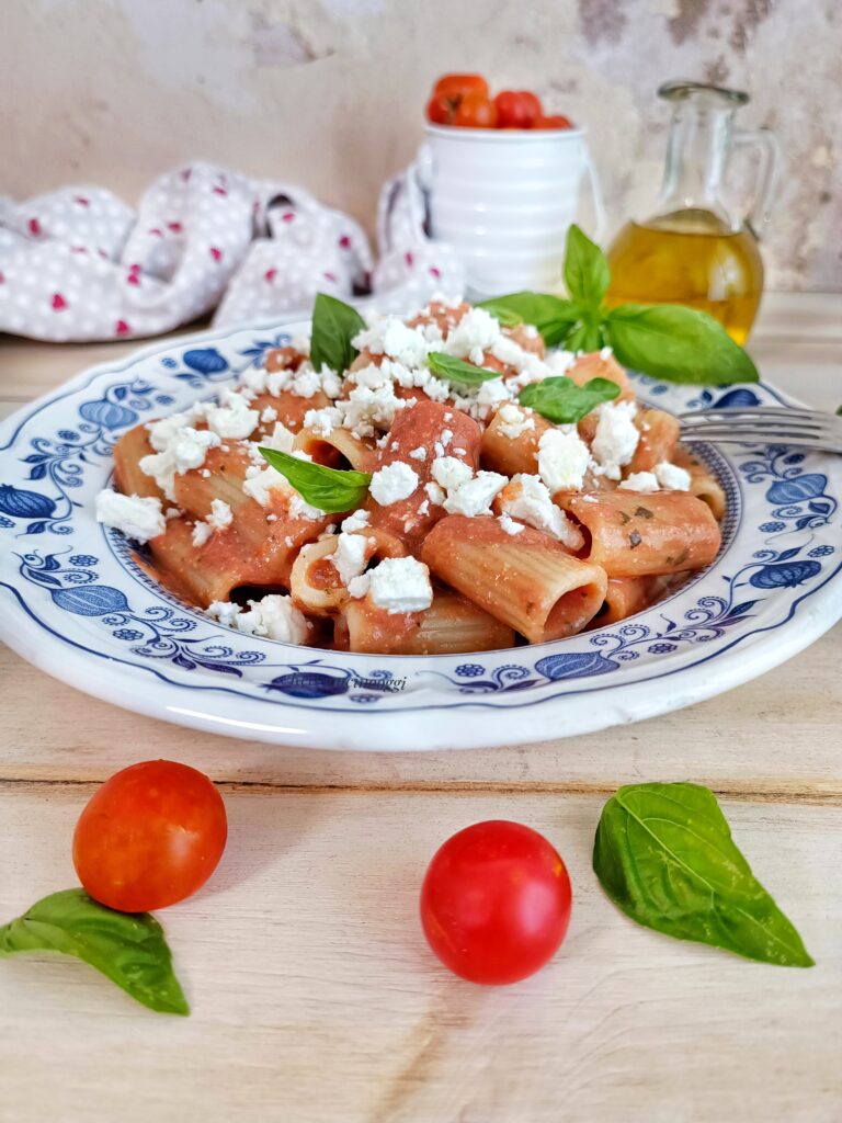 PASTA ALLA CRUDAIOLA CON FETA 