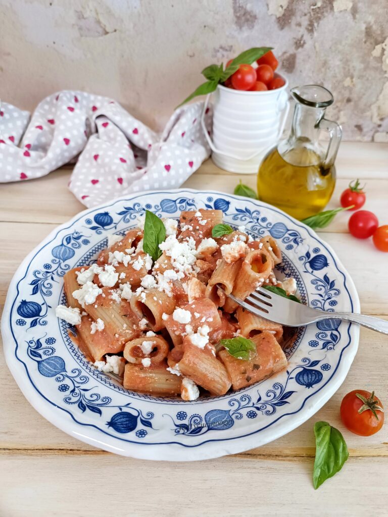 PASTA ALLA CRUDAIOLA CON FETA 