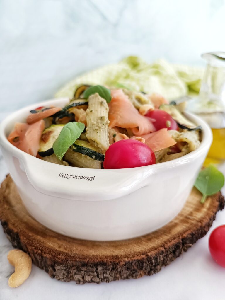 PENNE AL SALMONE CON PESTO DI AVOCADO