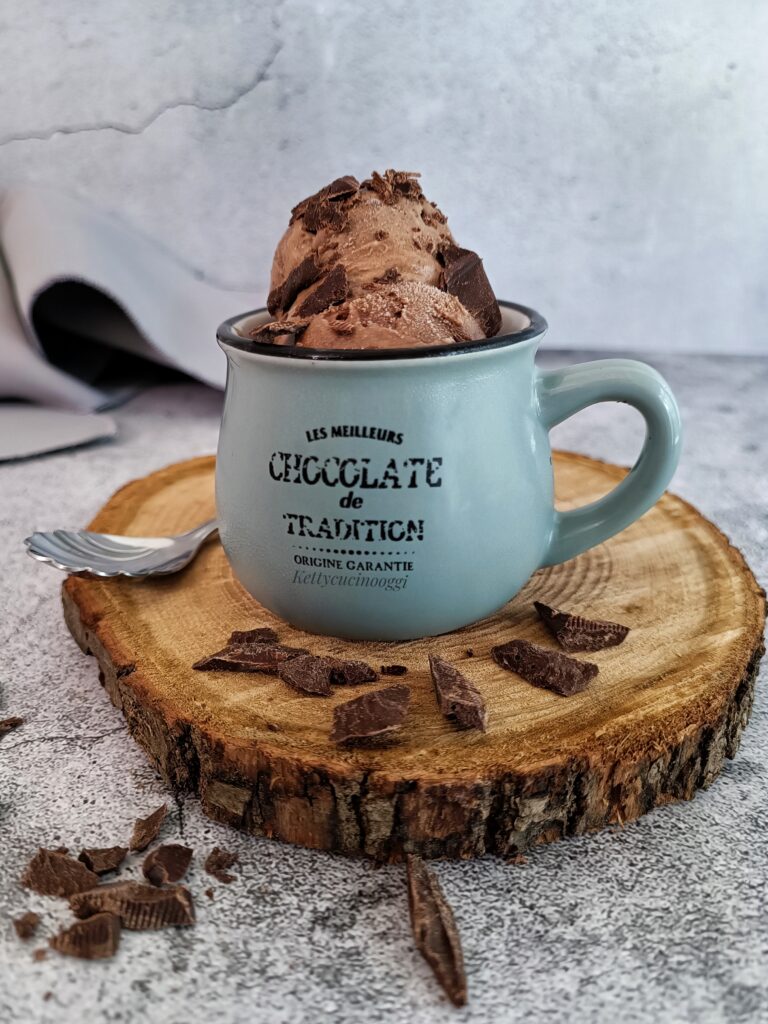 GELATO AL CIOCCOLATO CON GELATIERA