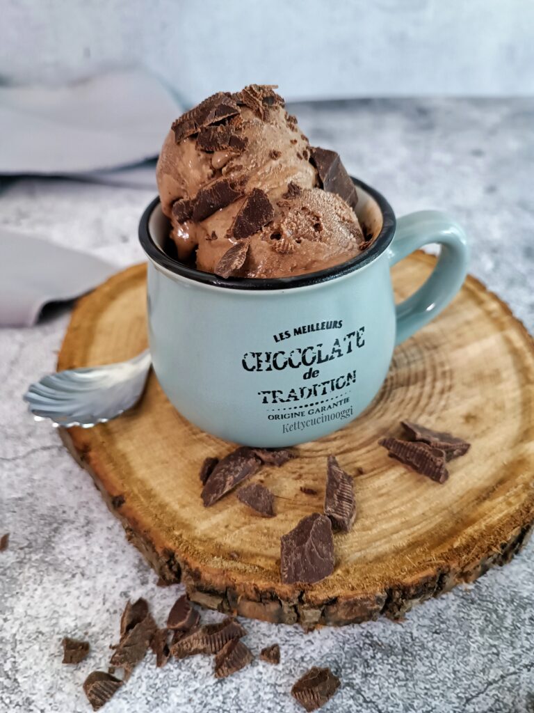 GELATO AL CIOCCOLATO CON GELATIERA