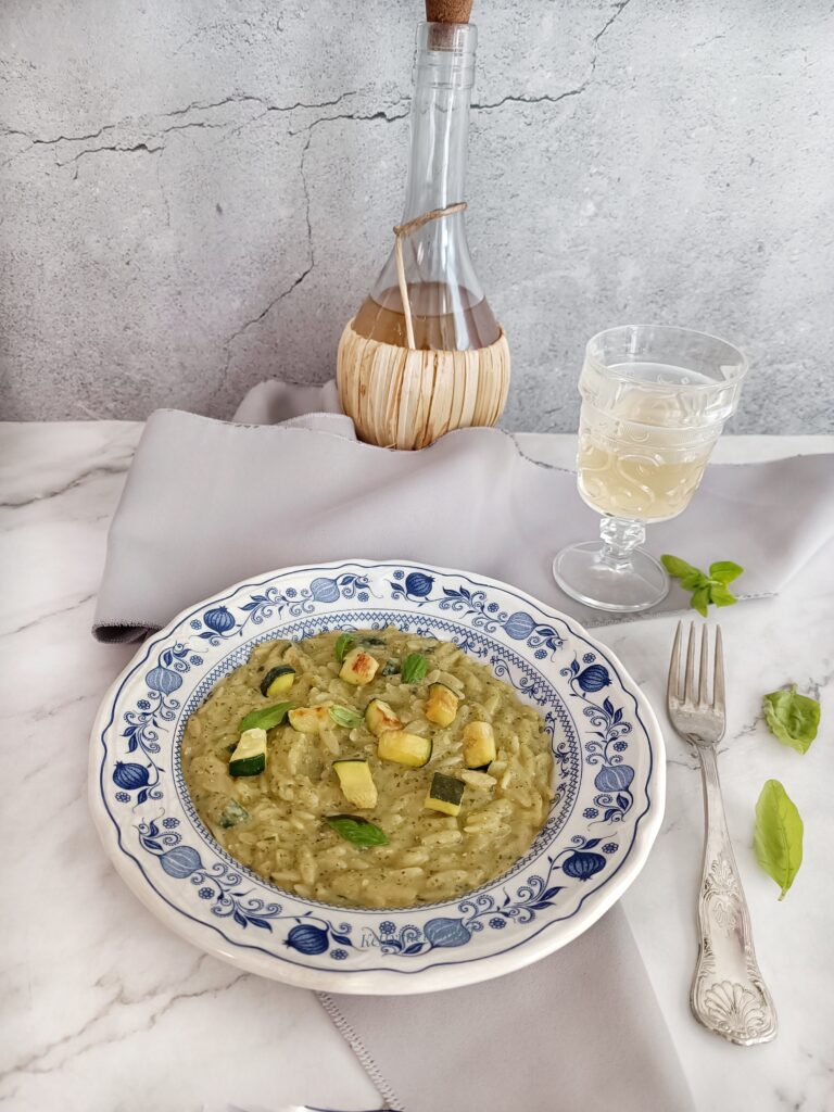 RISONI CREMOSI CON ZUCCHINE E BASILICO 