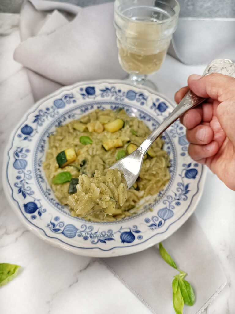 RISONI CREMOSI CON ZUCCHINE E BASILICO