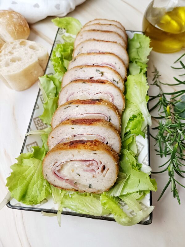 Serviamo il nostro il Bon Roll con verdure saltate in padella o un'insalata fresca.