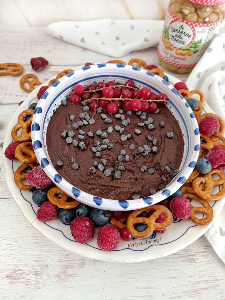 HUMMUS DOLCE AL CIOCCOLATO