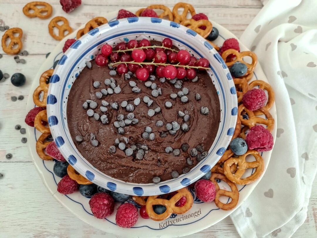 HUMMUS DOLCE AL CIOCCOLATO