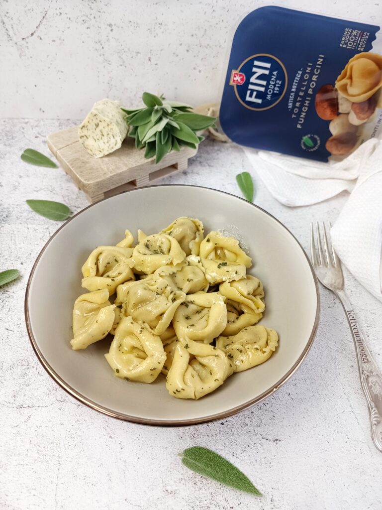 TORTELLONI FUNGHI PORCINI CON BURRO SALATO