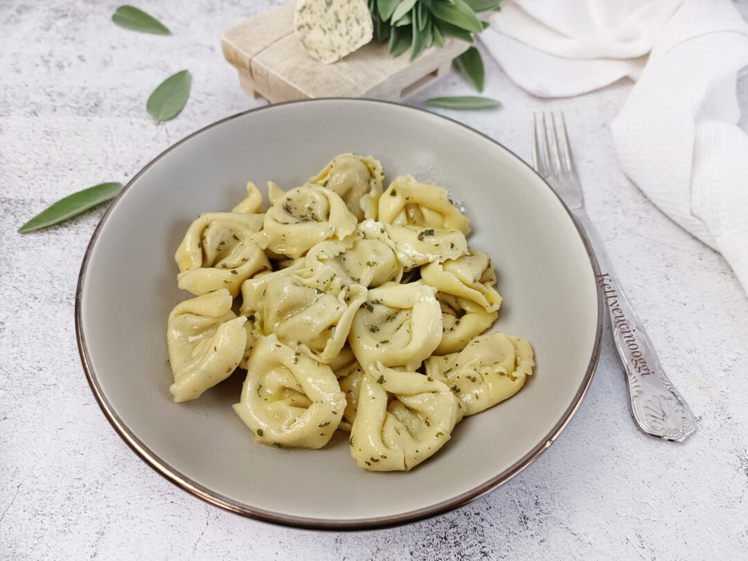 TORTELLONI FUNGHI PORCINI CON BURRO SALATO