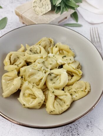 TORTELLONI FUNGHI PORCINI CON BURRO SALATO