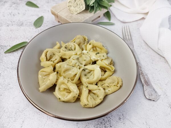 TORTELLONI FUNGHI CON BURRO SALATO: LA RICETTA