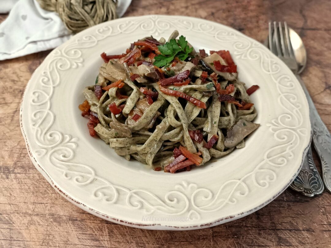 TAGLIATELLE ALLE ORTICHE PORCINI E SPECK