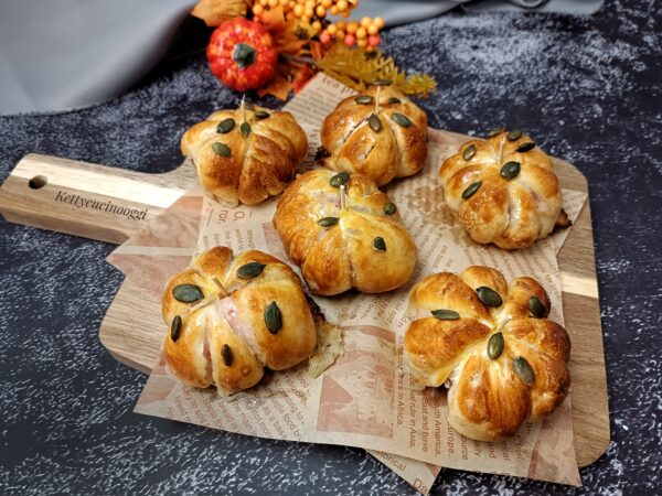 ZUCCHETTE DI PASTA LIEVITATA FARCITE: LA RICETTA